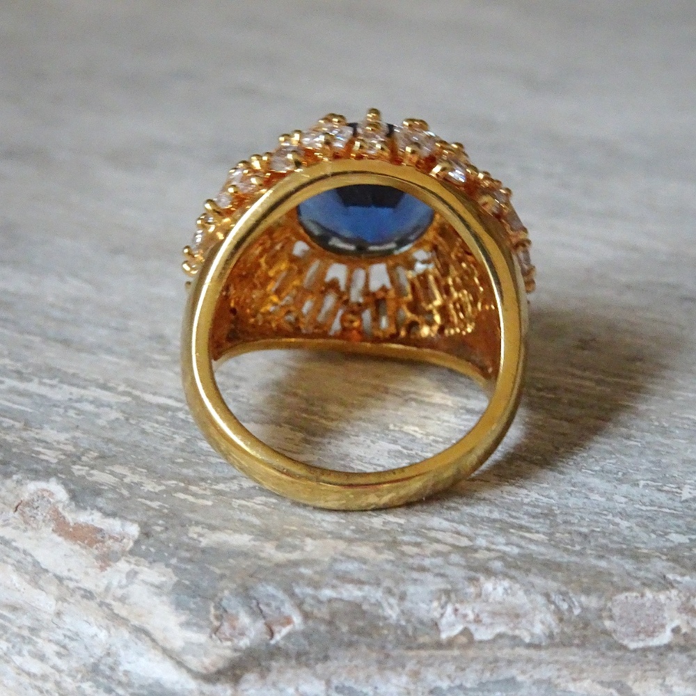 Sapphire Glass Crystal Clear Cubic Zirconia Gold Plated Cocktail Ring - Size 9 - Picture 6 of 9